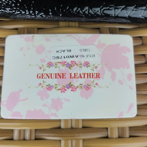 Silverlake Black Leather Crocodile Embossed Wallet Clutch Silver Buckle Accent - Picture 14 of 16